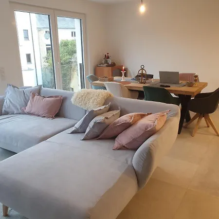 Cozy Emerald Apartment *